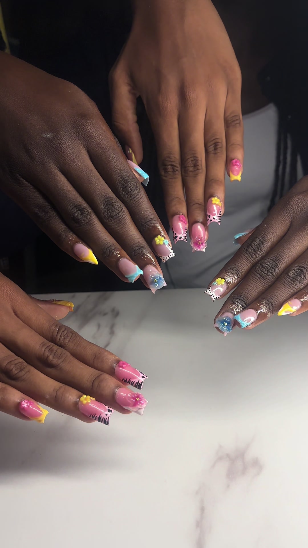 @NailsbyFabiana