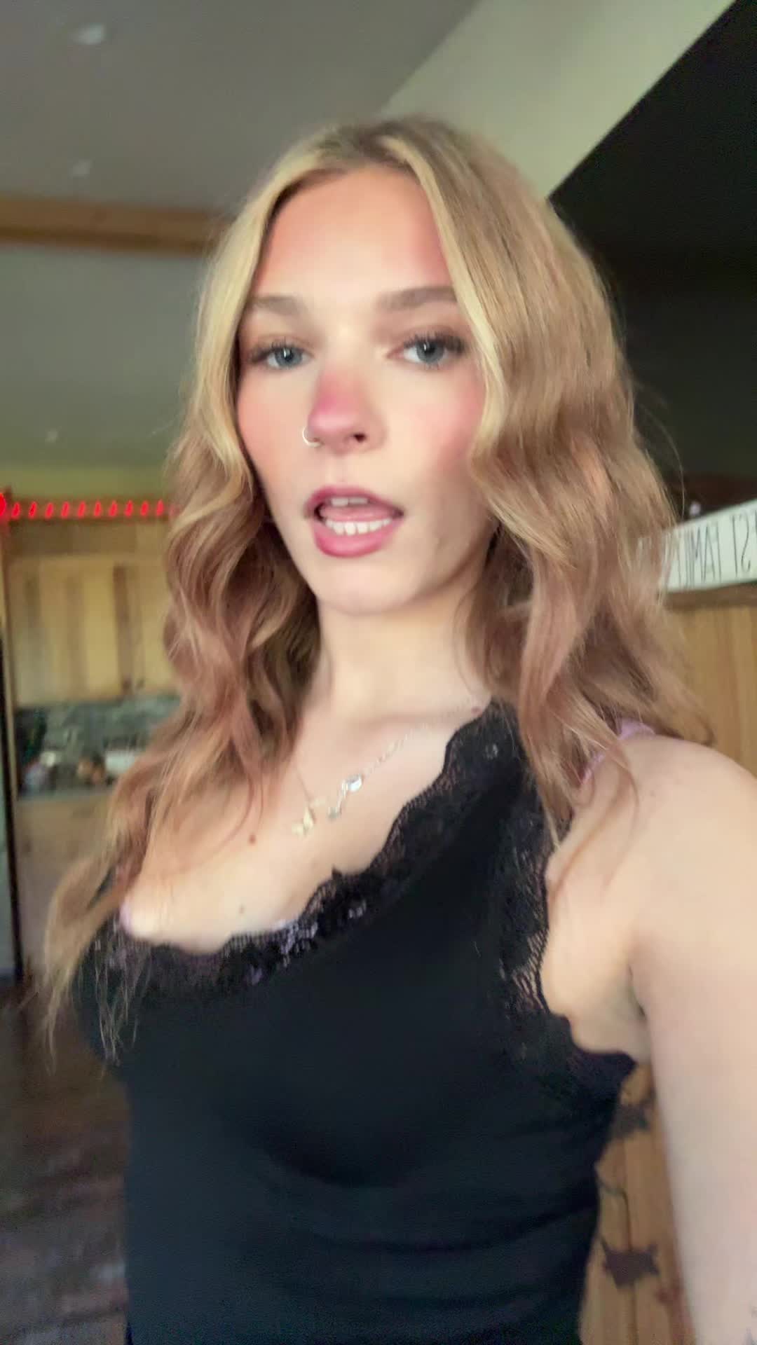 @caroline