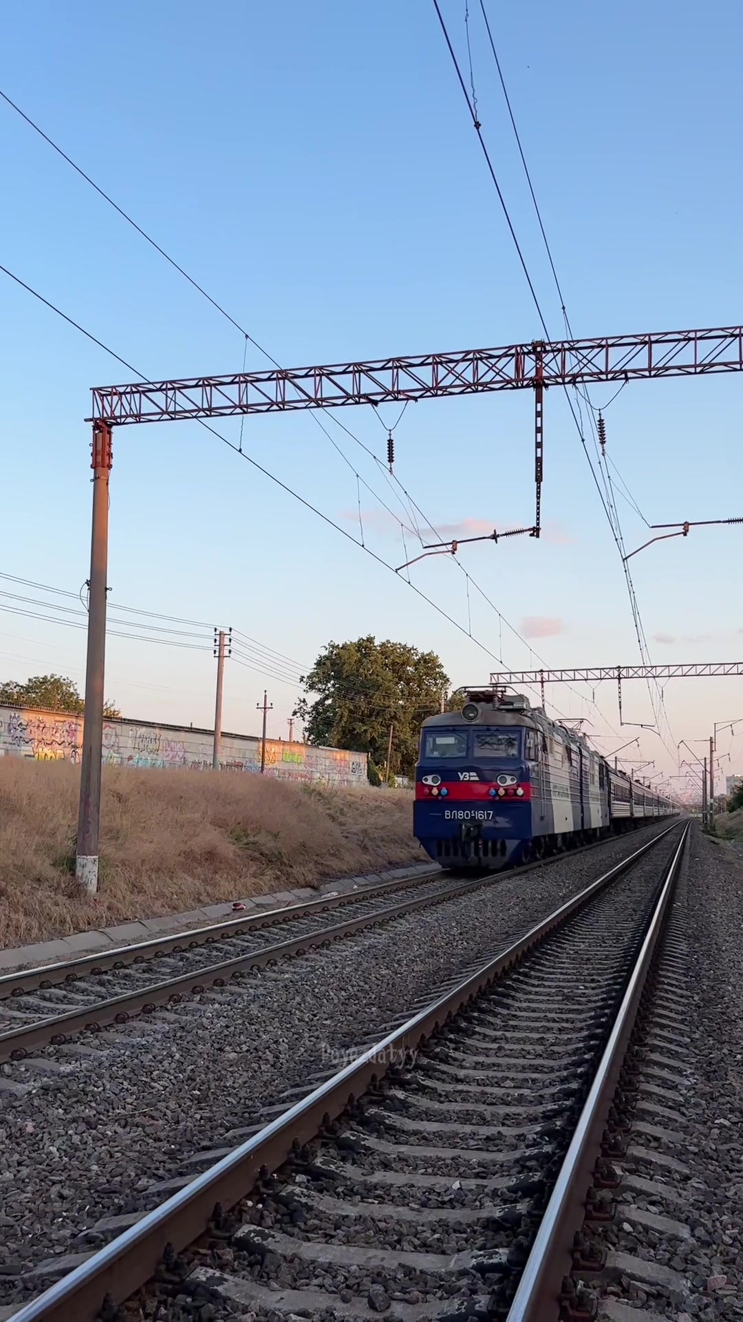 @𝙿𝚘𝚢𝚎𝚣𝚍𝚊𝚝𝚢𝚢🚂🇺🇦