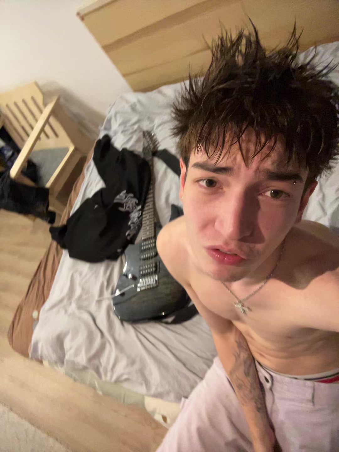 @zeustellme
