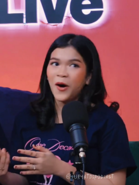 @Curhat di Podcast