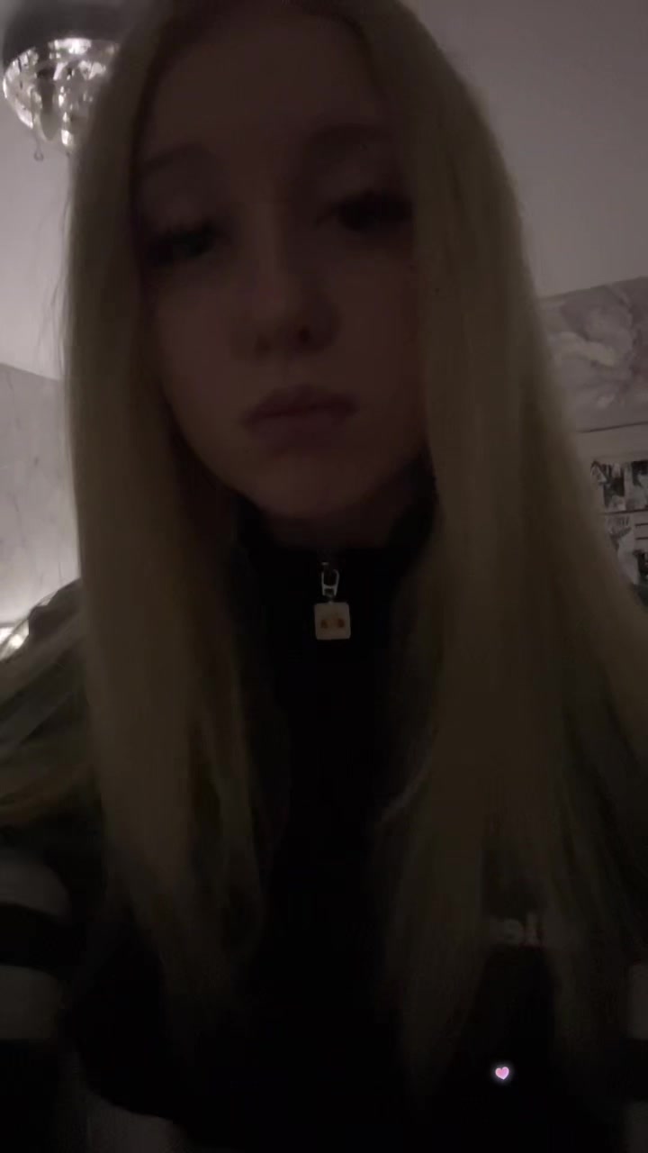 @белобрысая👅
