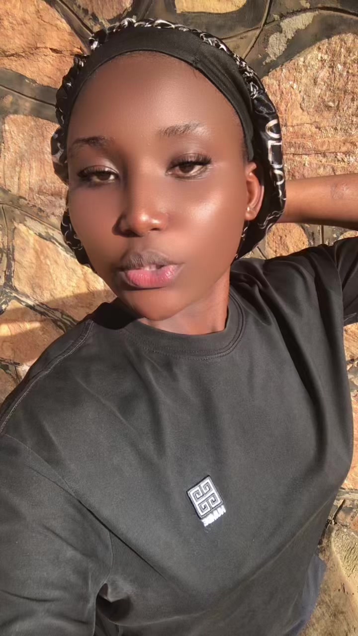 @T🖤