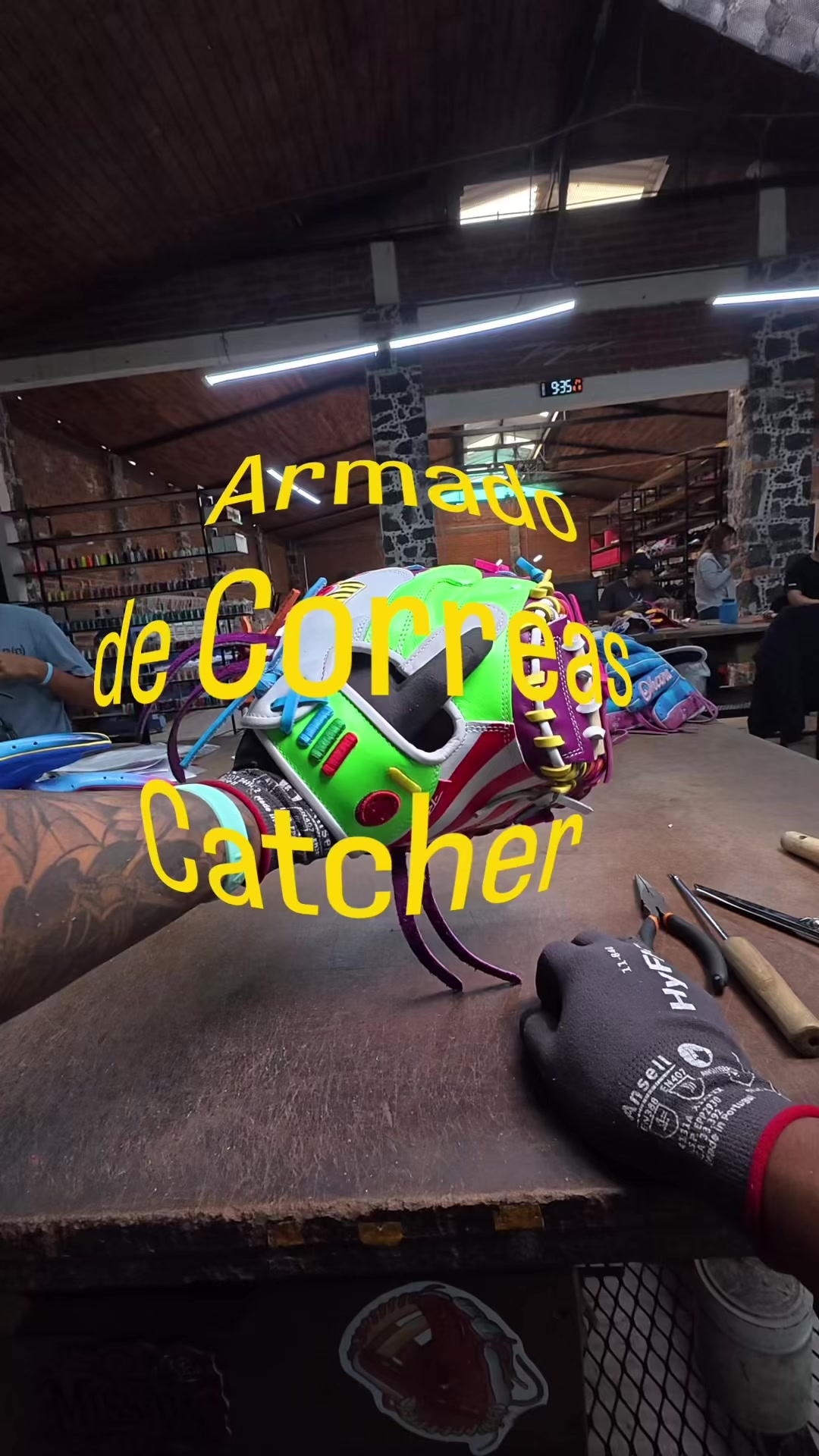 @Tiger Custom Glove
