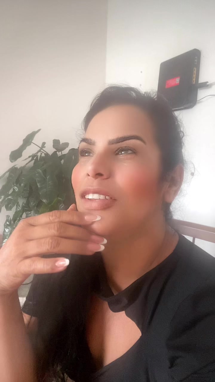 @Aneli Bezerra a coroa 👑