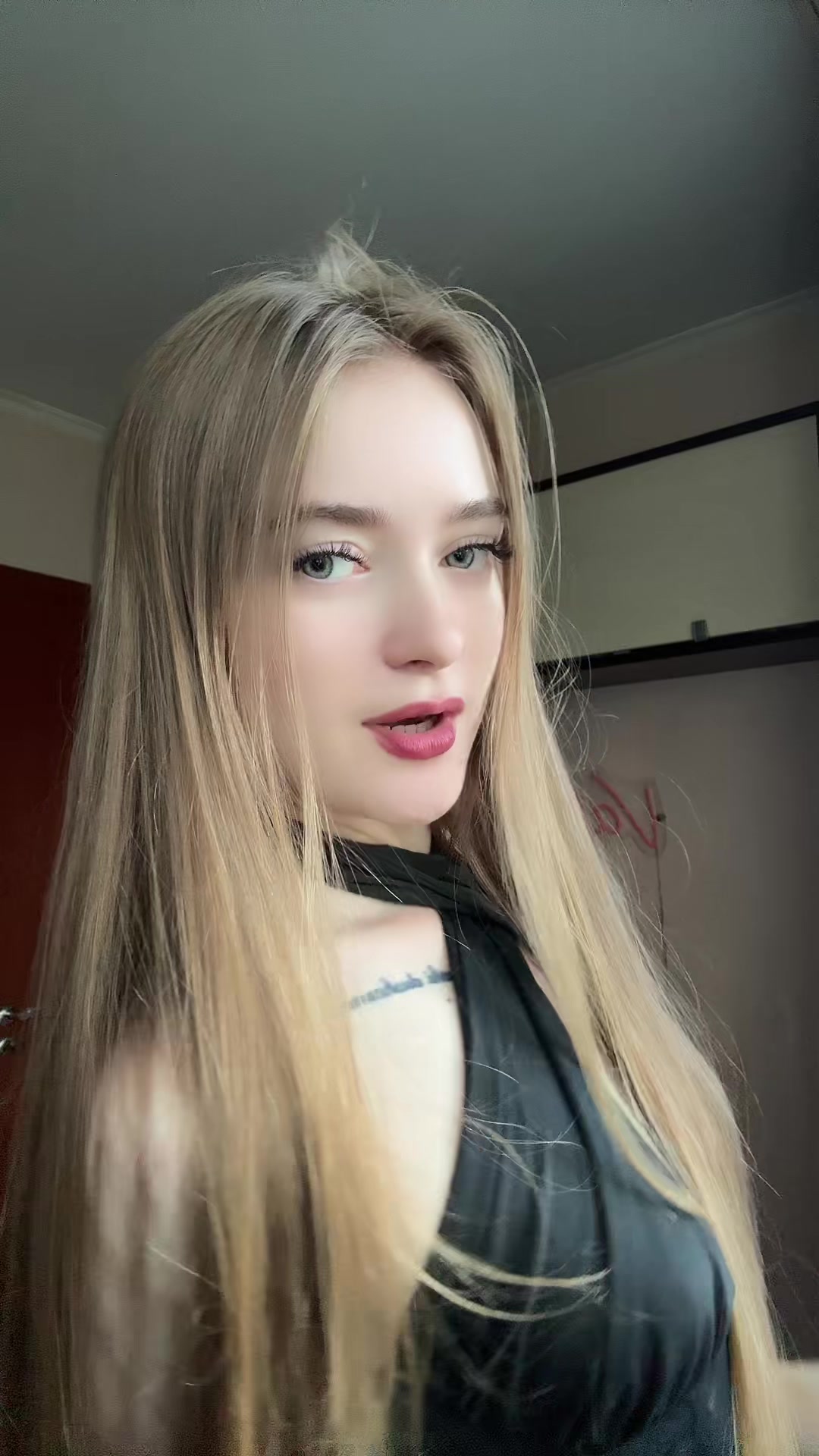 @888