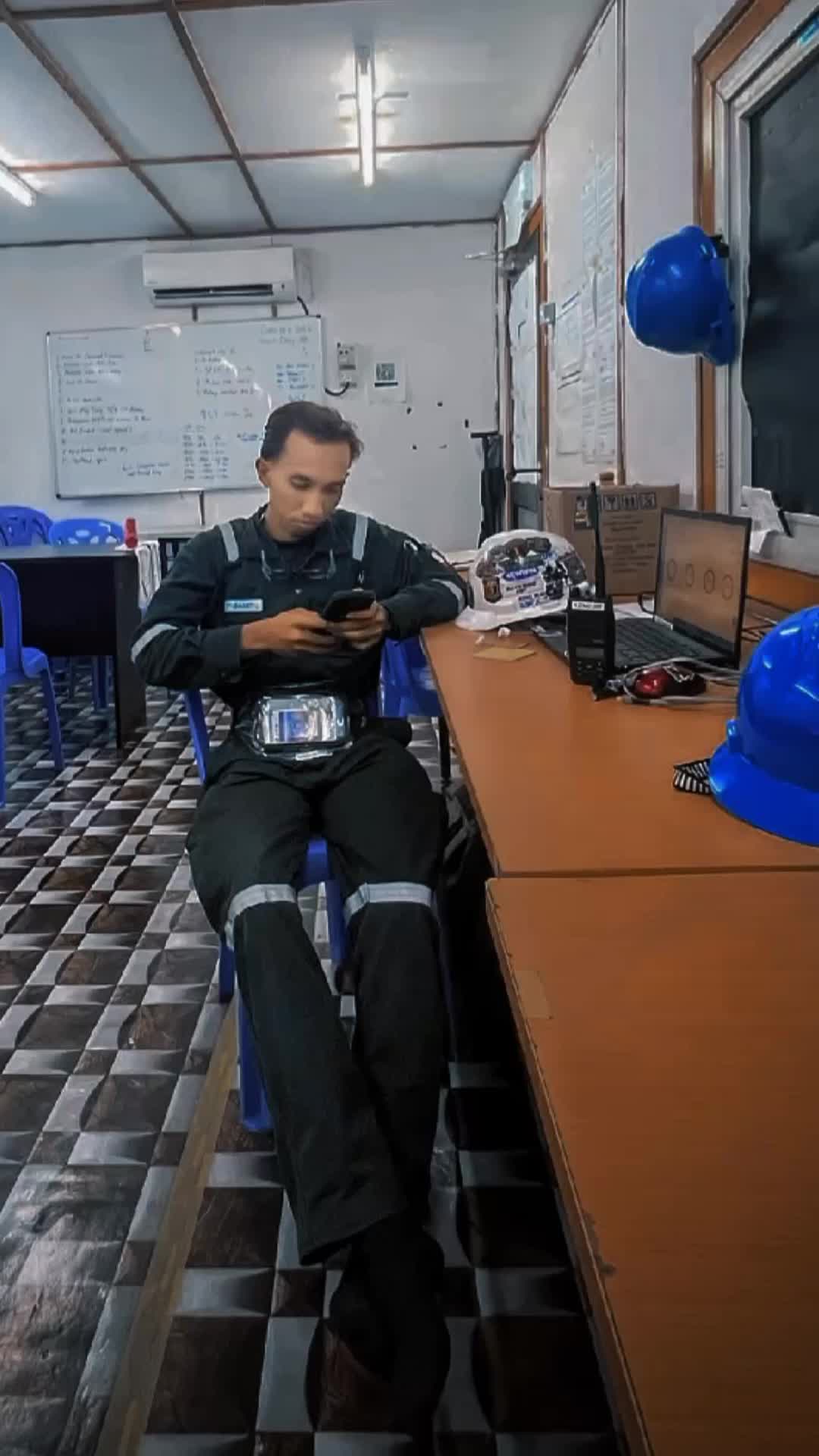 @Emiss⚡
