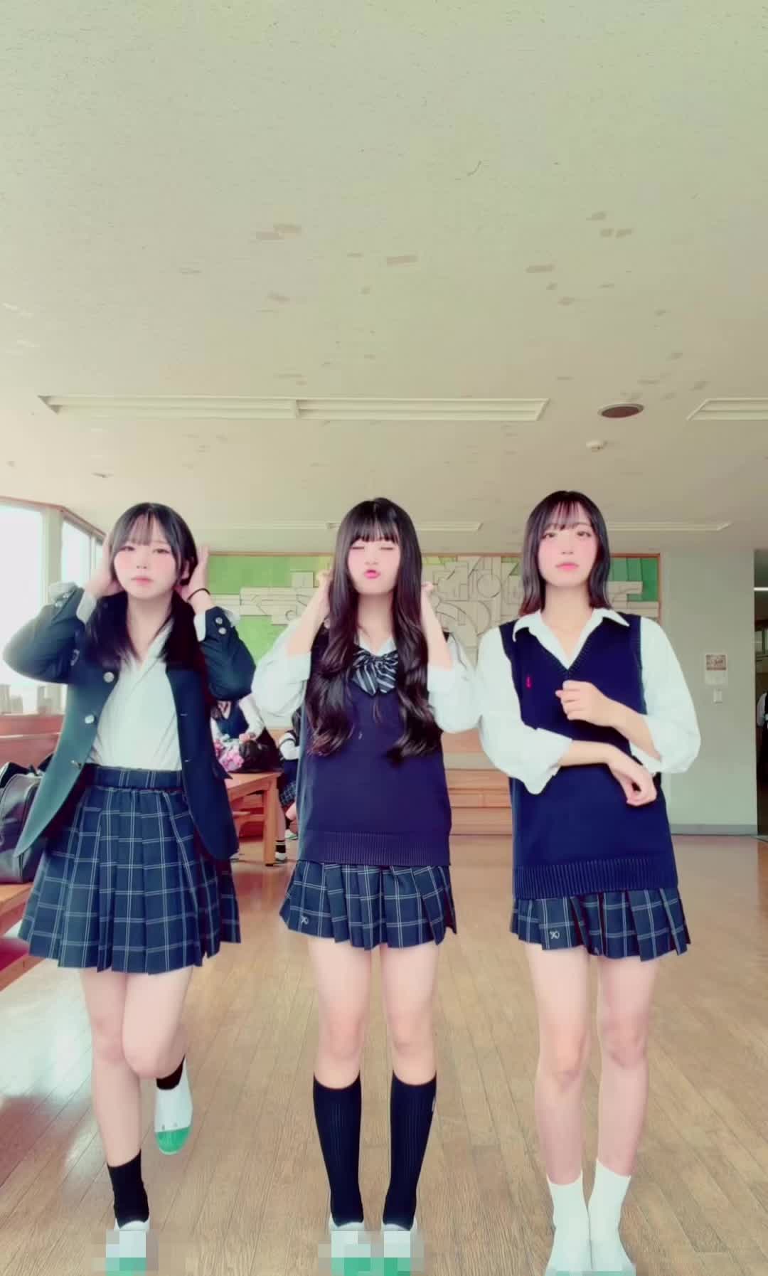 @世奈