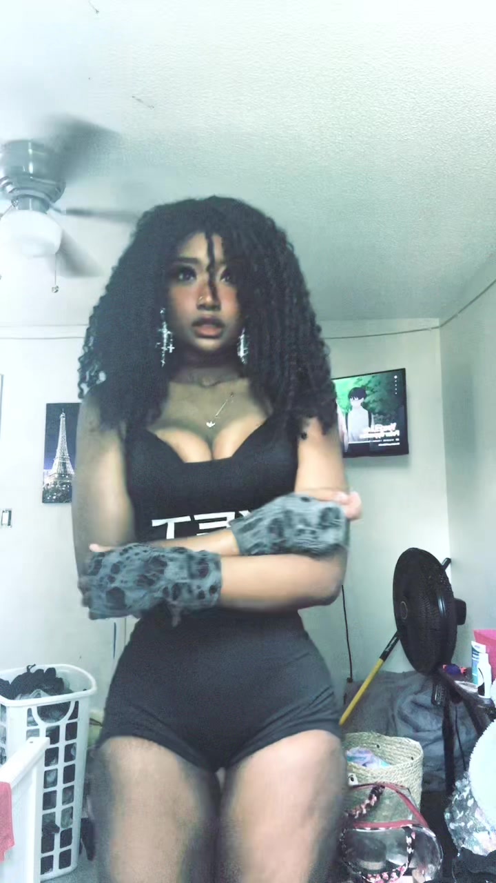 @aisha_ manipulatesnerds๐ค๐ค๐ค