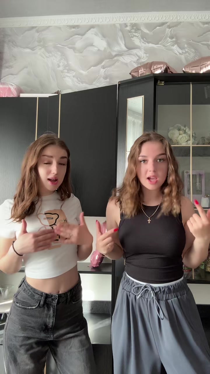 @_vilest_sisters