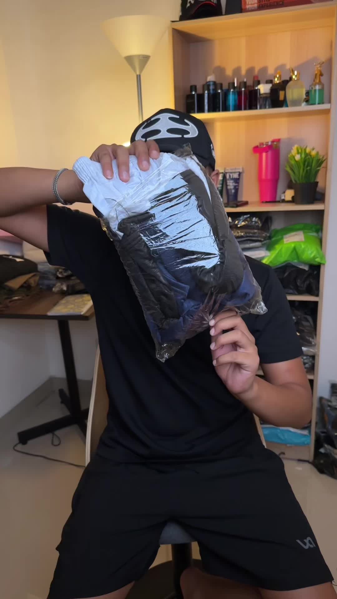 @๐ผ๐๐๐จ๐๐ค๐ฅ_