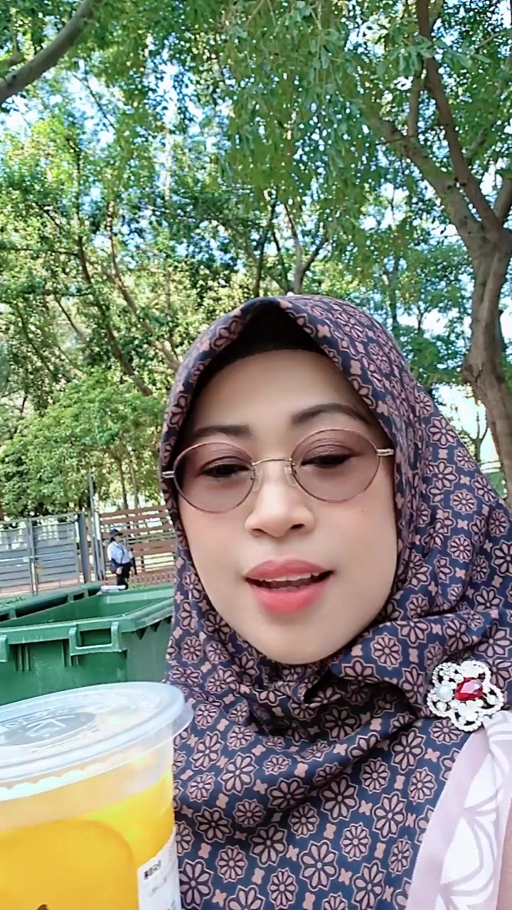 @Nur Huang 🇭🇰