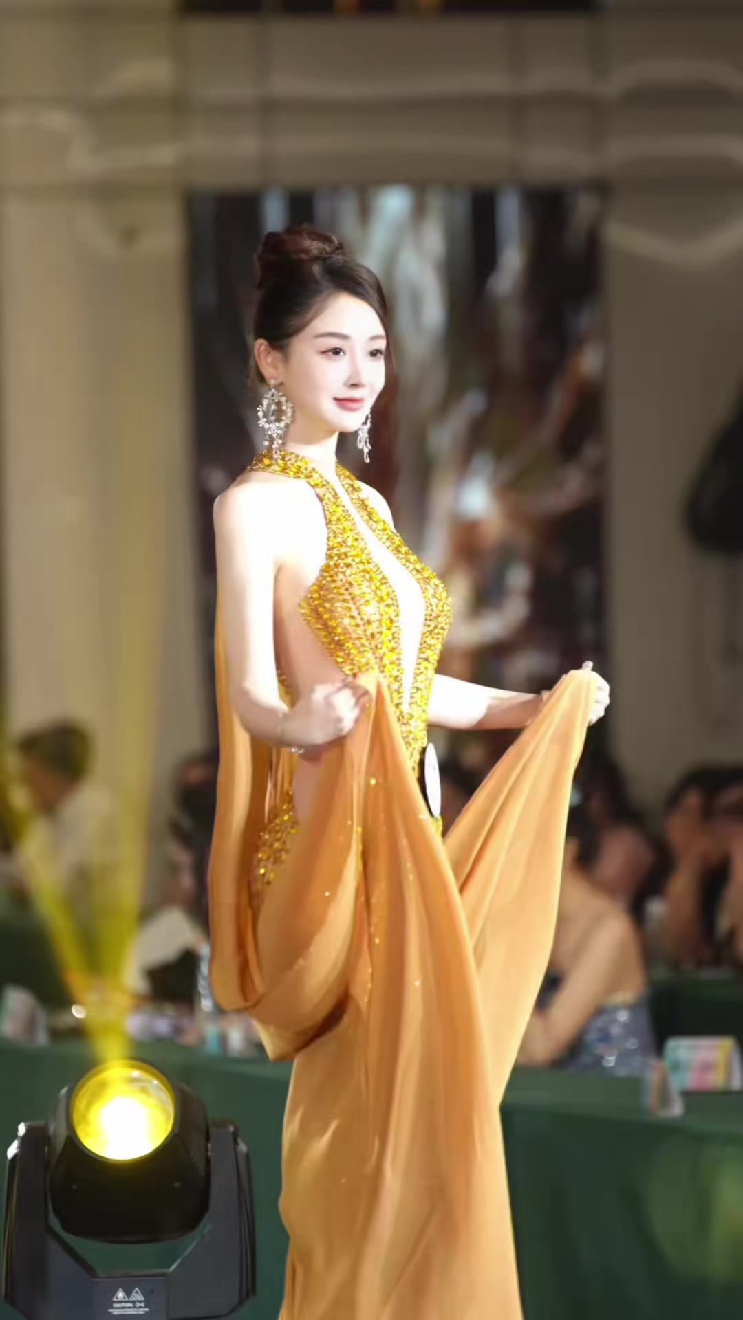 @Gái Xinh ở Đây