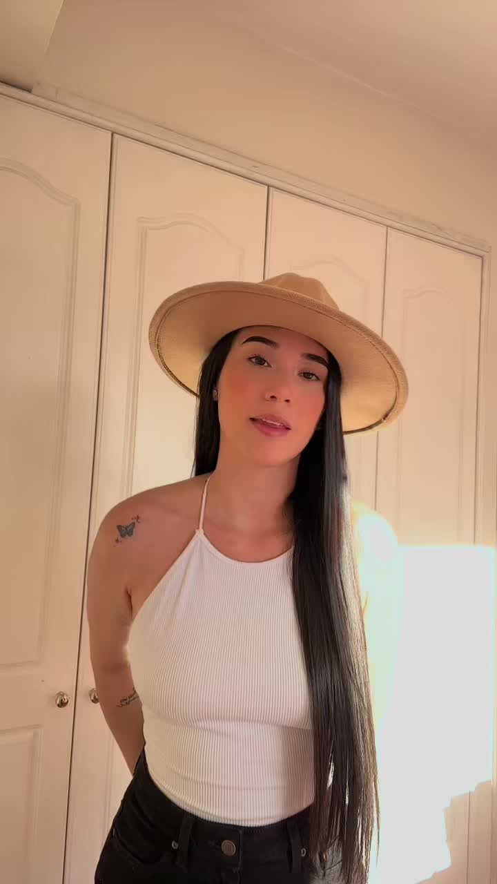 @kellynicoo
