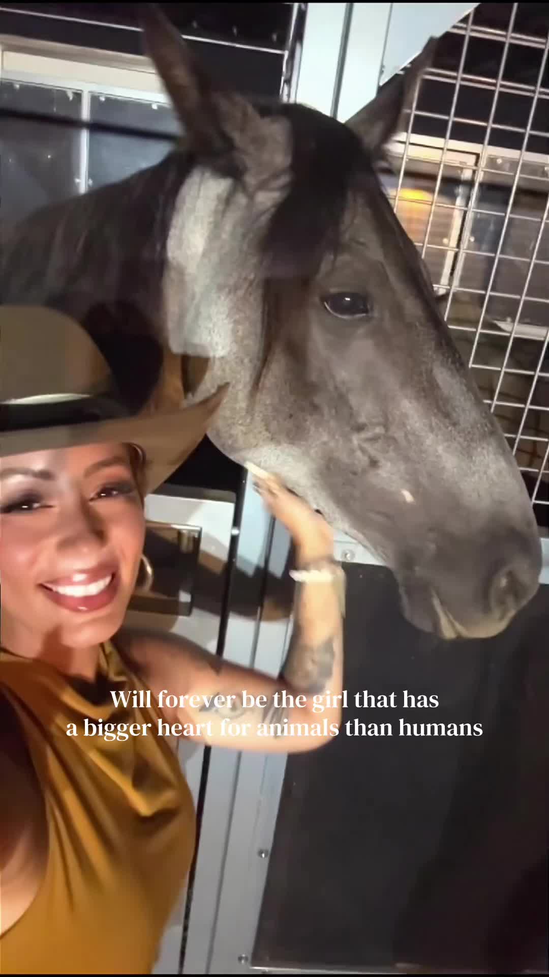 @AlexisthatFox