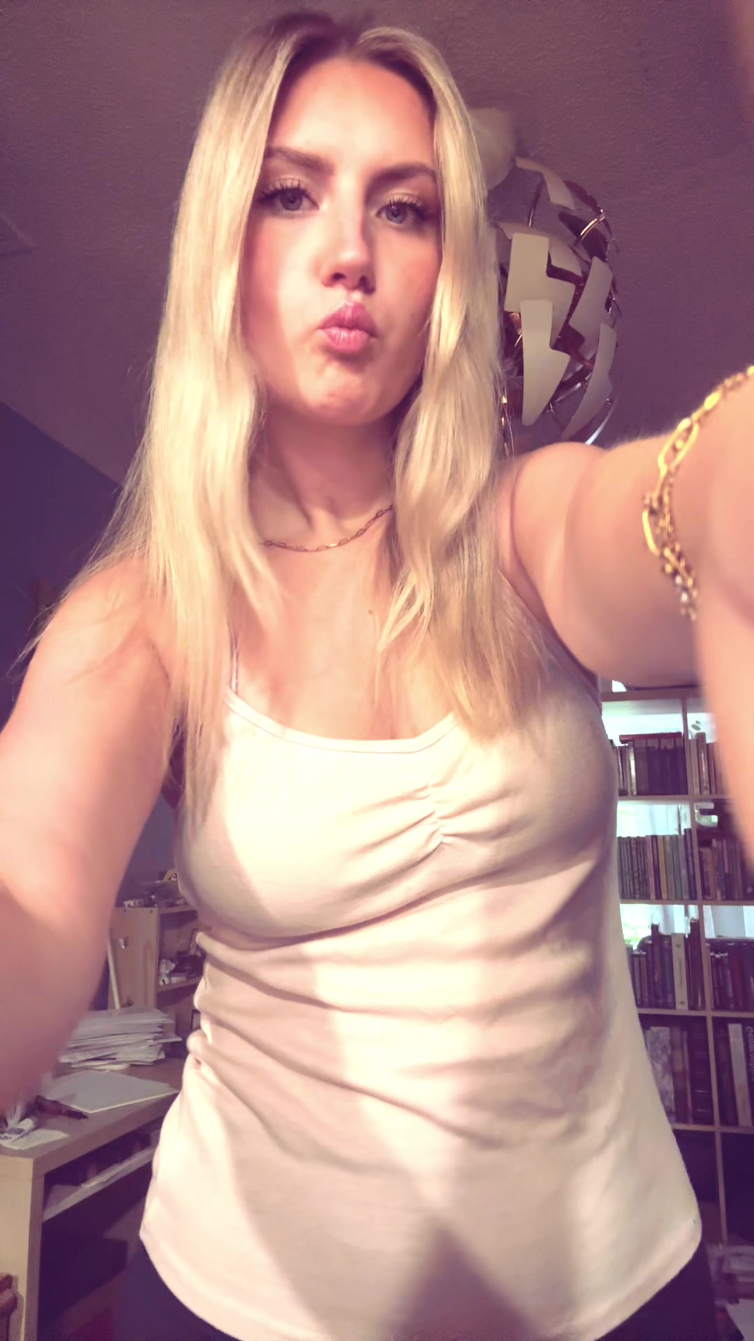 @🫧🌅🪸☀️🐚