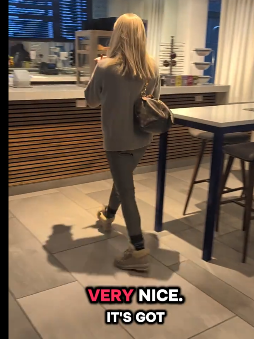 @Strechedurhole