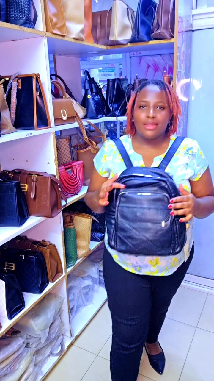 @Alice_Wa_Bags_back up