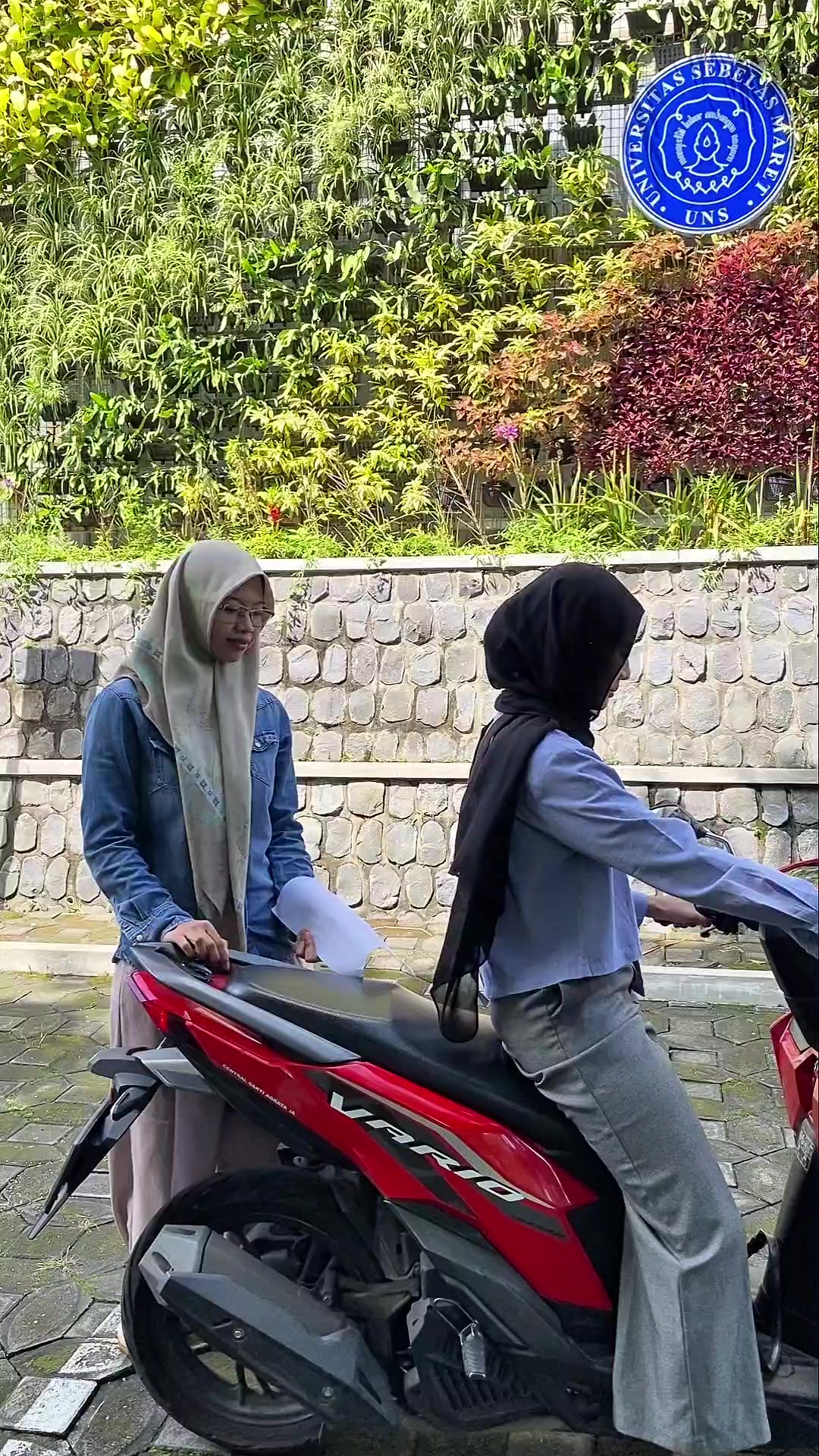 @HMTK FT UNS