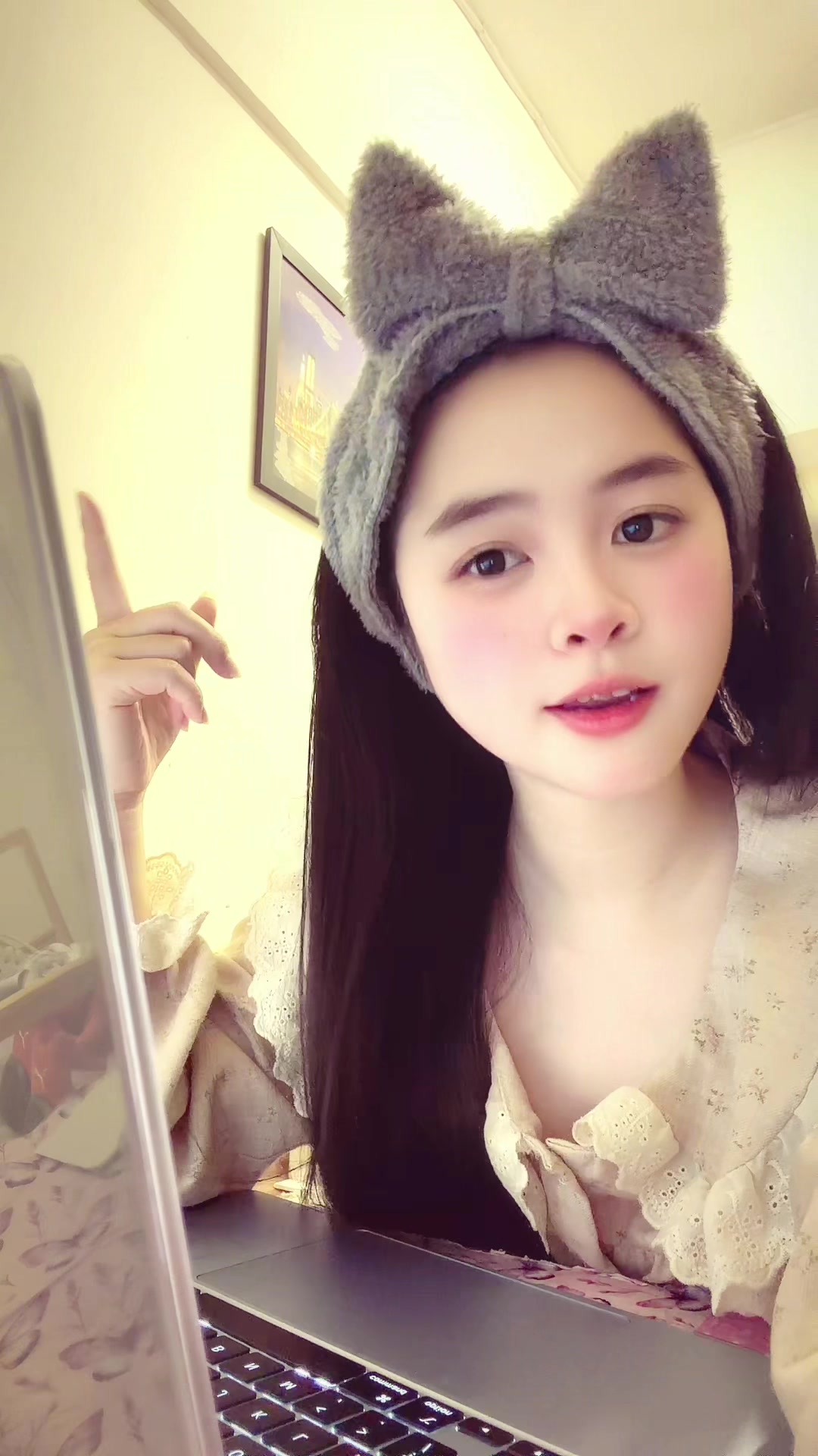@Tuyết Trinh Ი𐑼 ☃︎