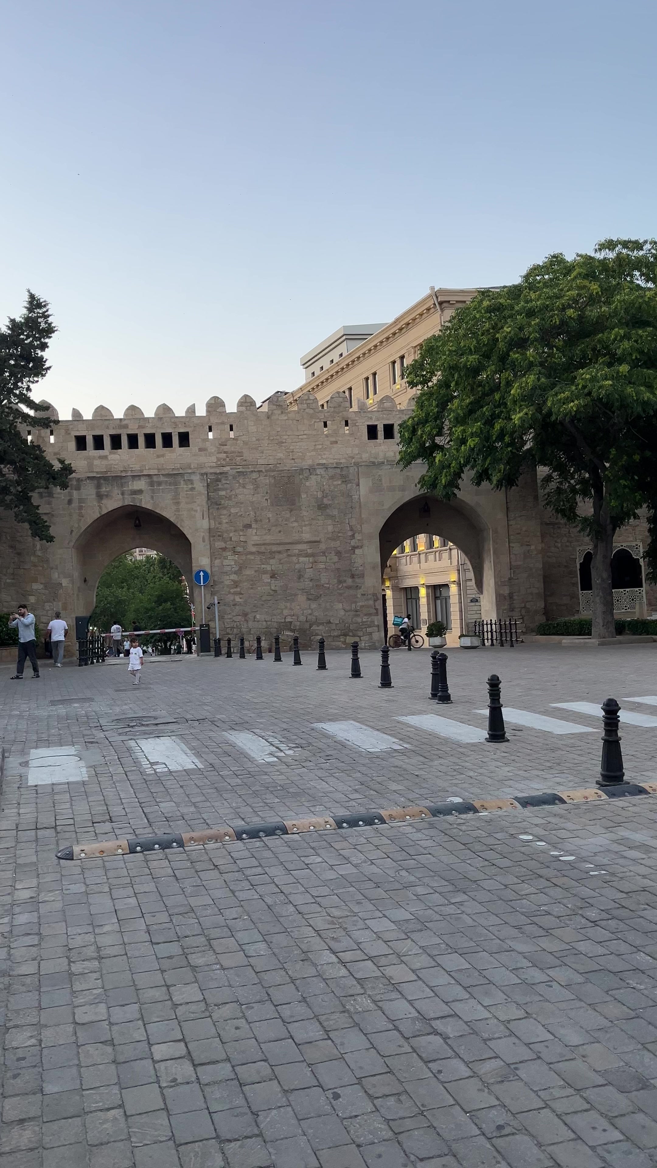 @travelsbaku