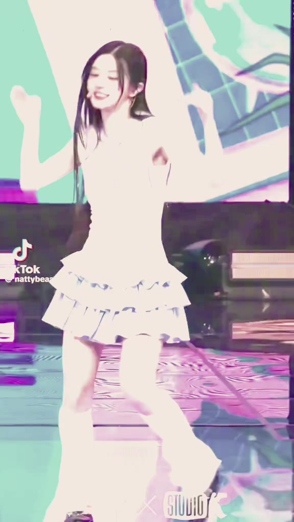 @ash⋆˚𝜗𝜚˚⋆