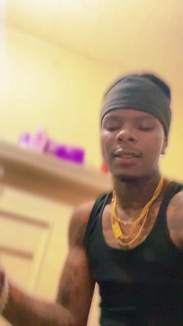 @DEE🖤🐐