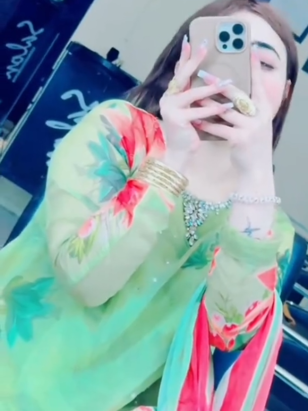 @🦋Arzo khan 💔🖤🥀🥀🖤❤️🩹