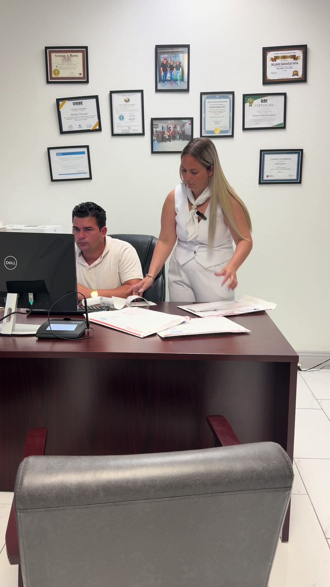 @NoaSolutions/Inmigración&Taxes