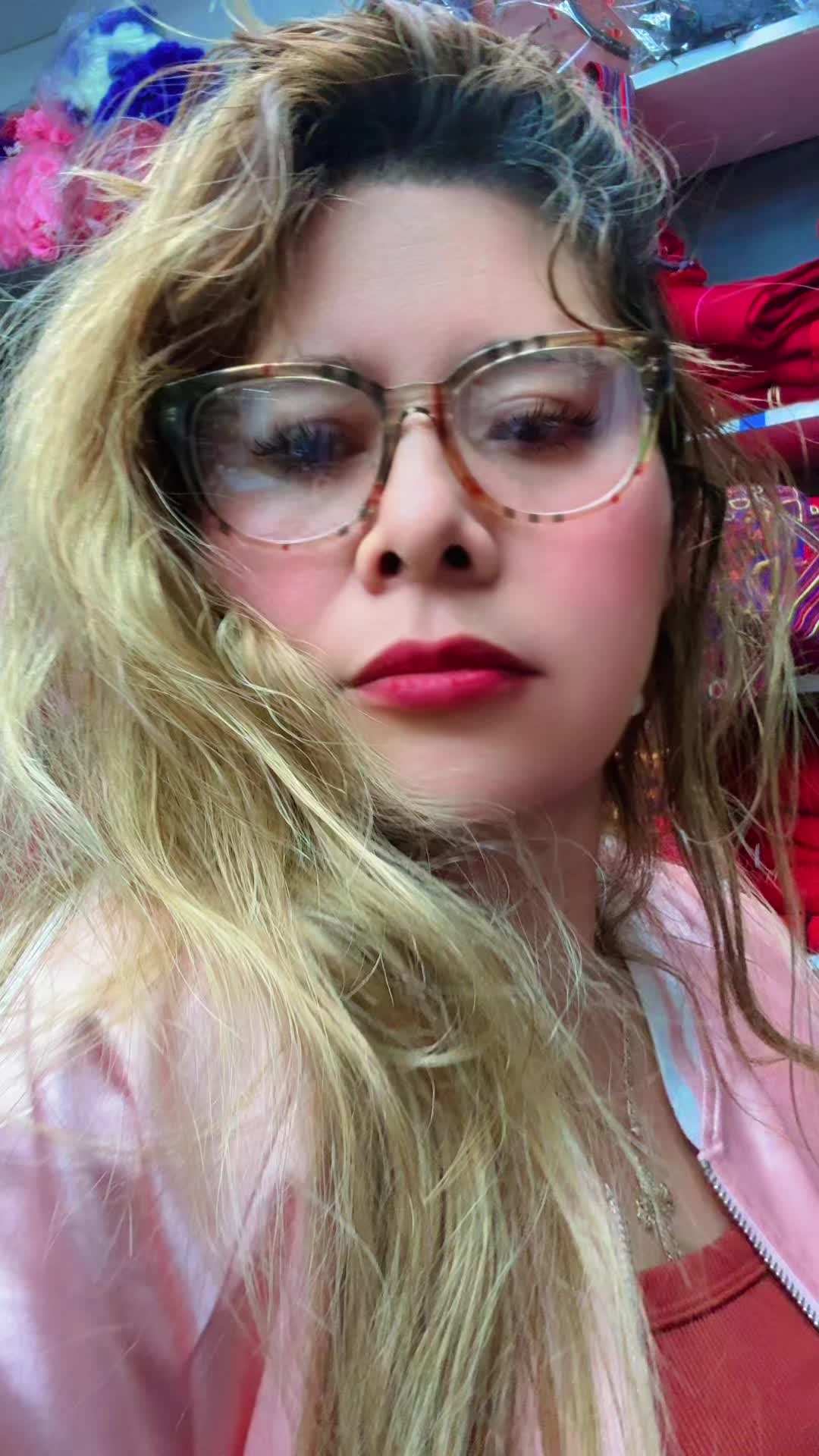@Elena De León