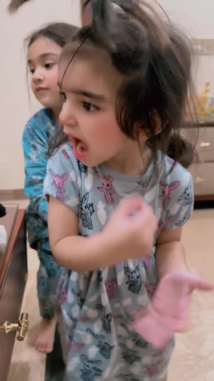@ES