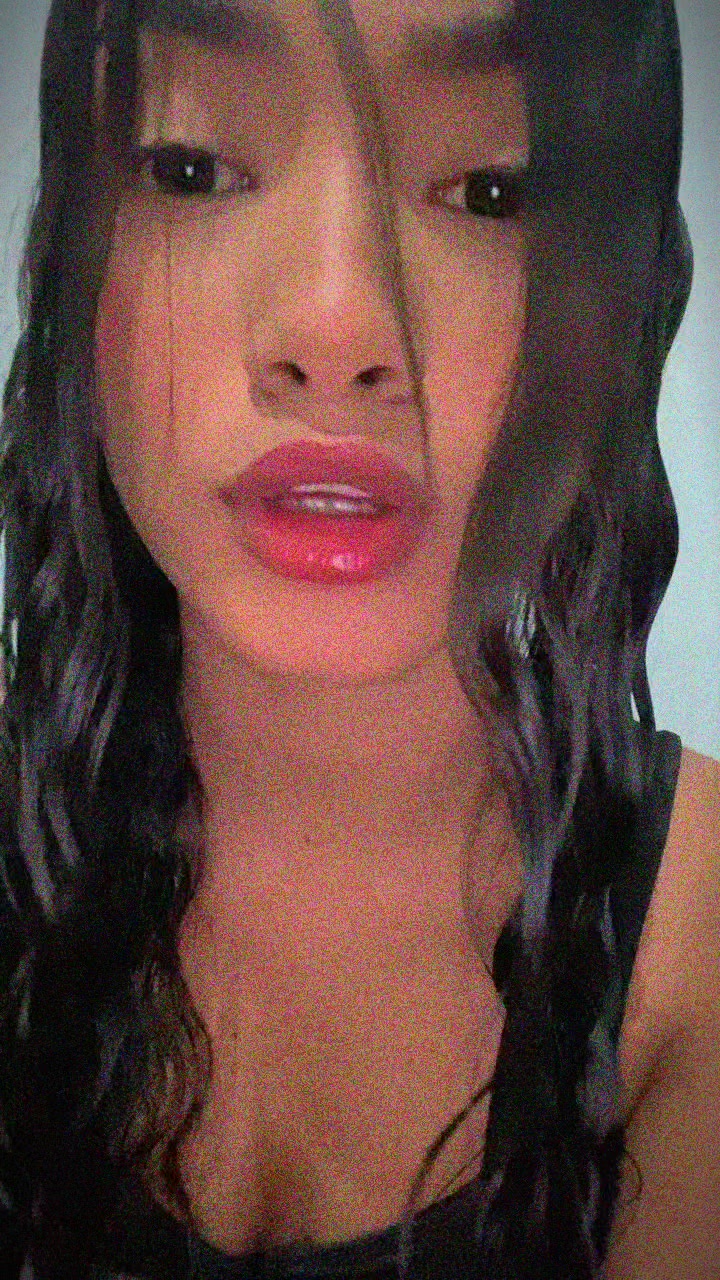 @Valentina🖤.
