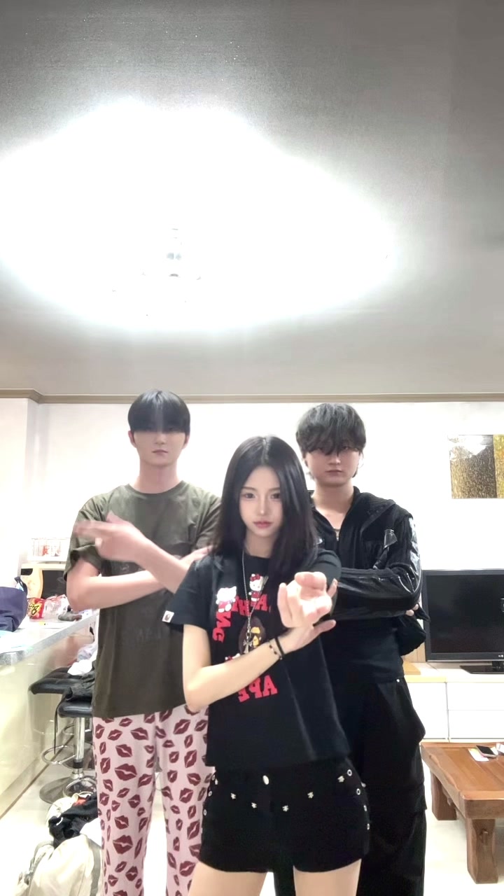 @윤수빈