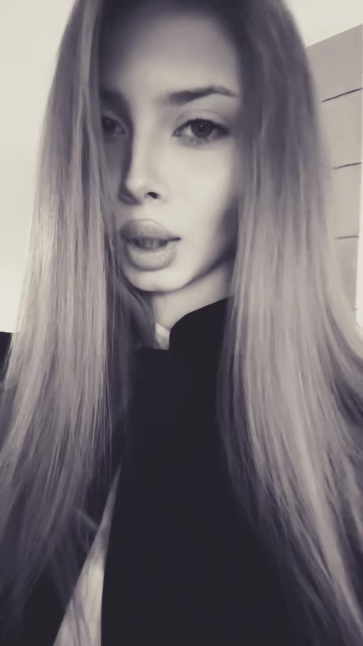 @аня