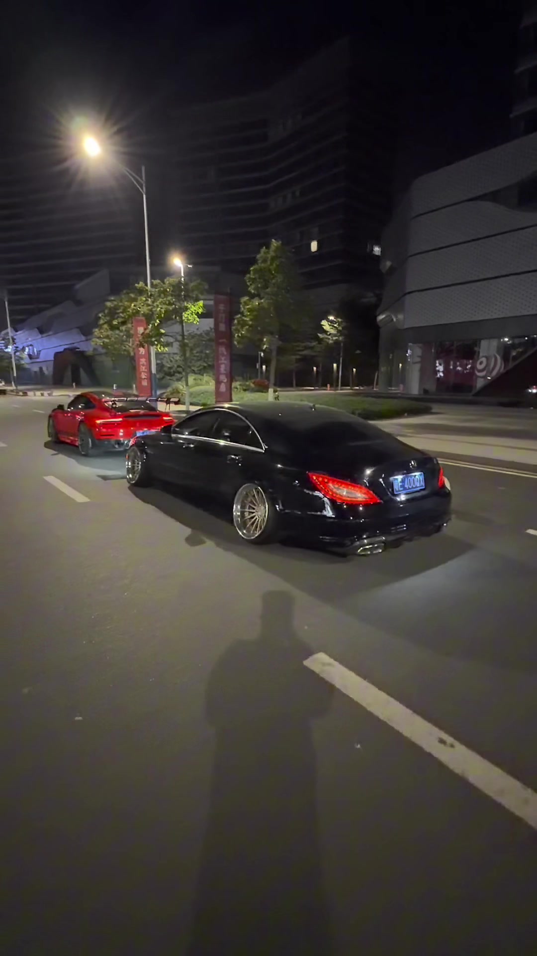 @tarewhips