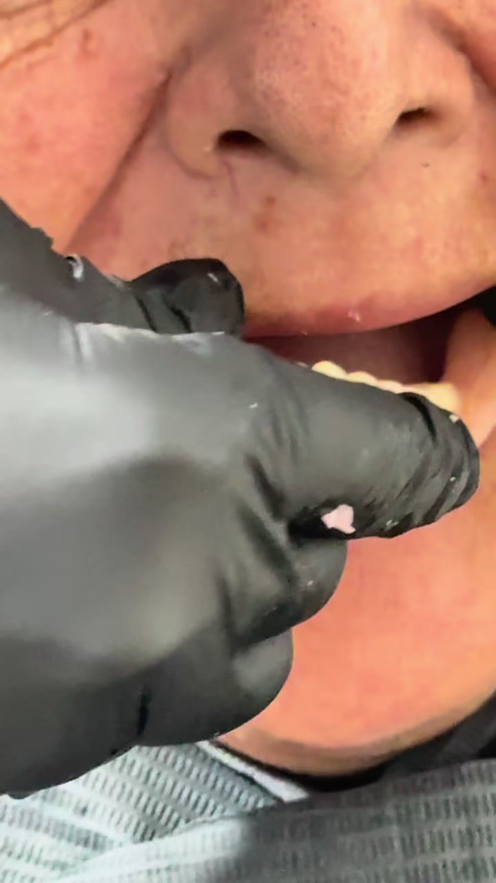 @DENTIST/ Anthony V. Guarniz