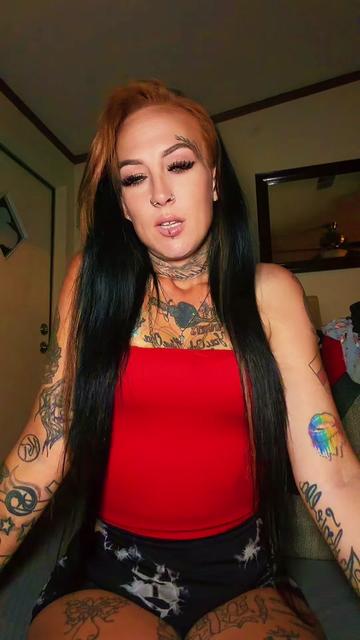 @ғͫʊͦcͭкͪɳͣ Tattedmommy420