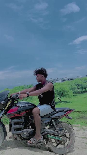 @𝔻𝕖𝕤𝕚_𝕄𝕦𝕟𝕕𝕒