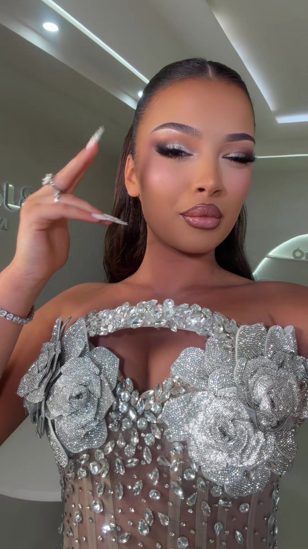 @eljesaasherifi_
