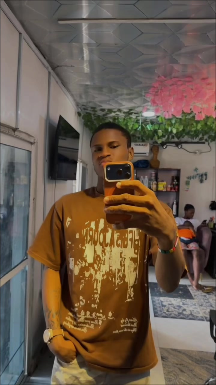 @HAPPINESS 🔥✝️