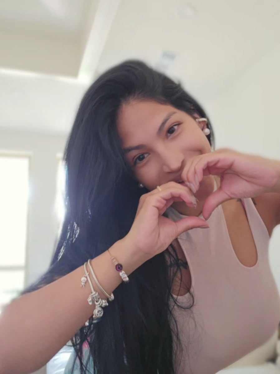 @Valeria Flores