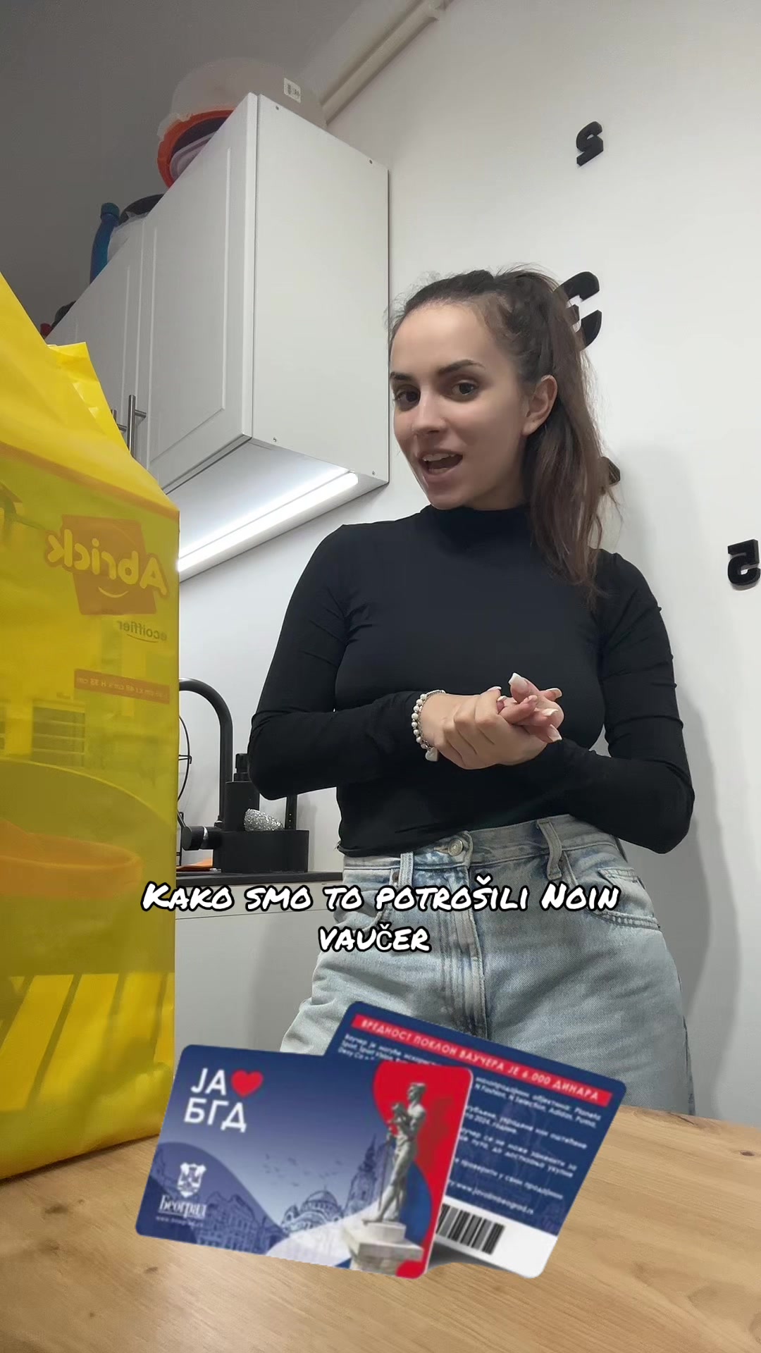 @leonoraaaa1