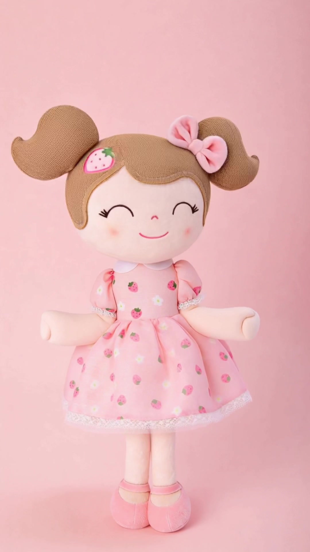 @gloveleya_strawberry_doll