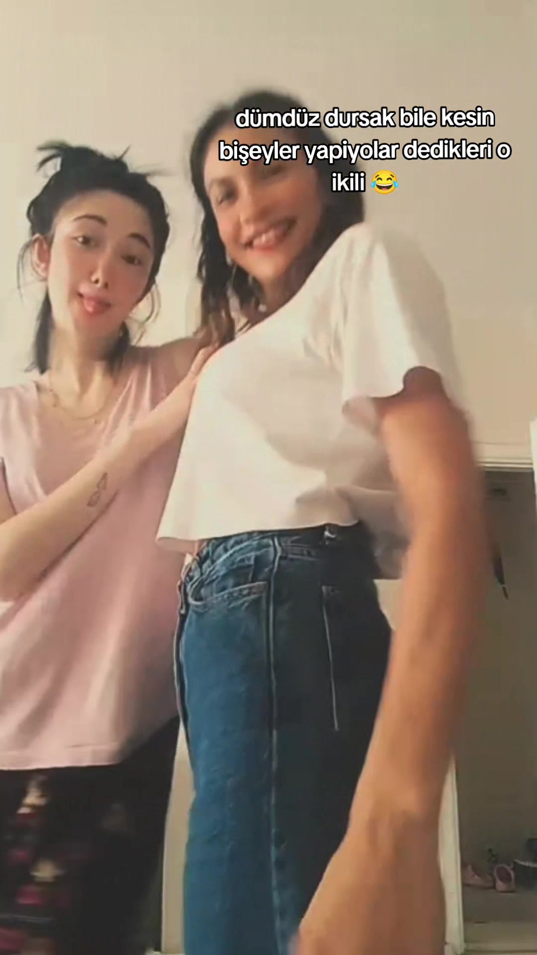 @👻