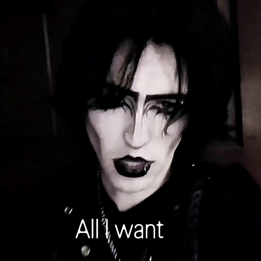 @Sophia 🦇✨