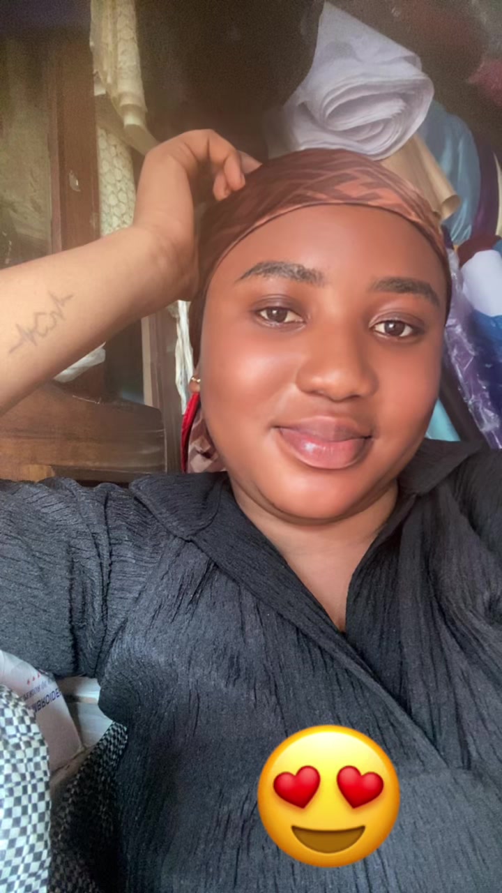 @OLUWASEUN🌸🍭🎀