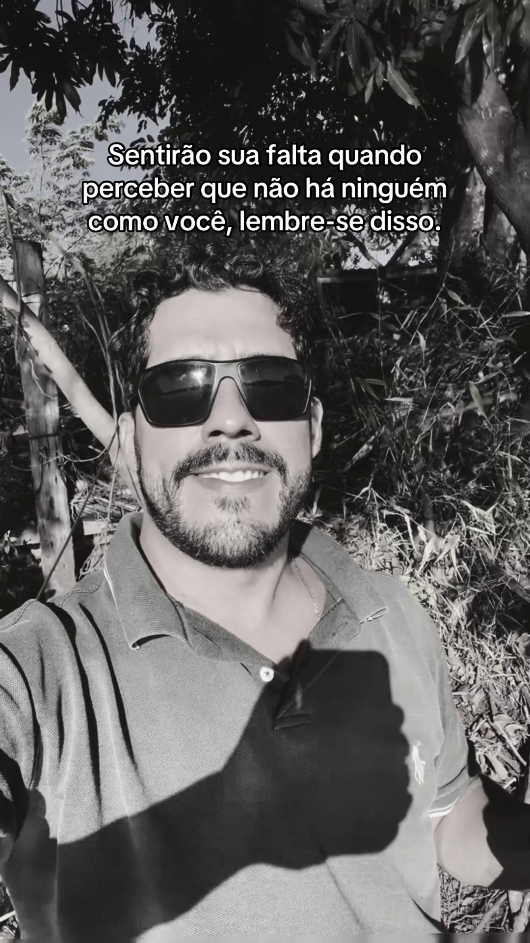 @Vitorino