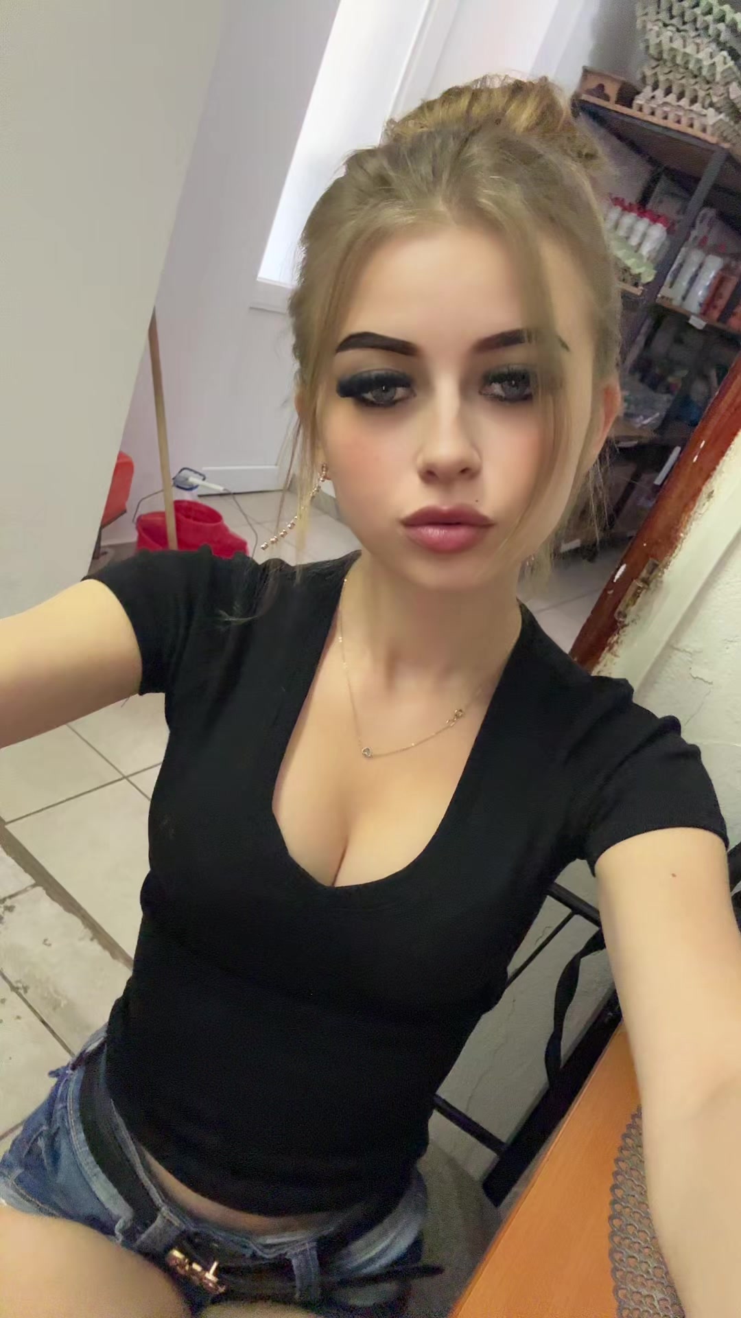 @Lili&agrave;na szem&eacute;lyesen🐆😝