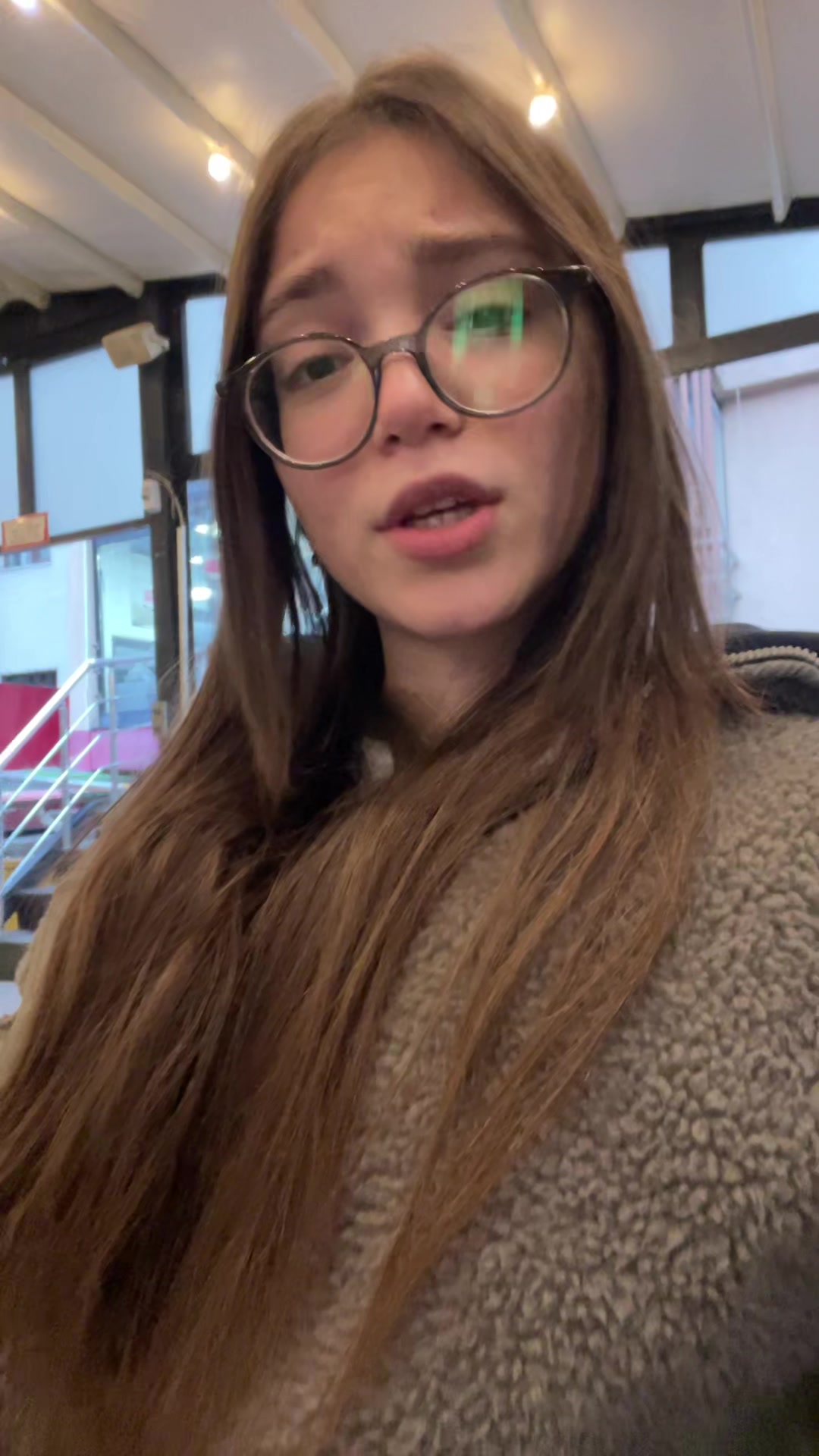 @urfavblondnbrunettee