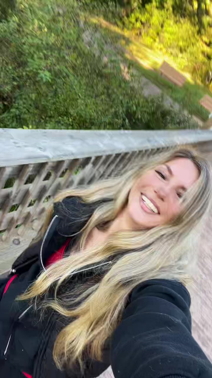 @cryssleb_